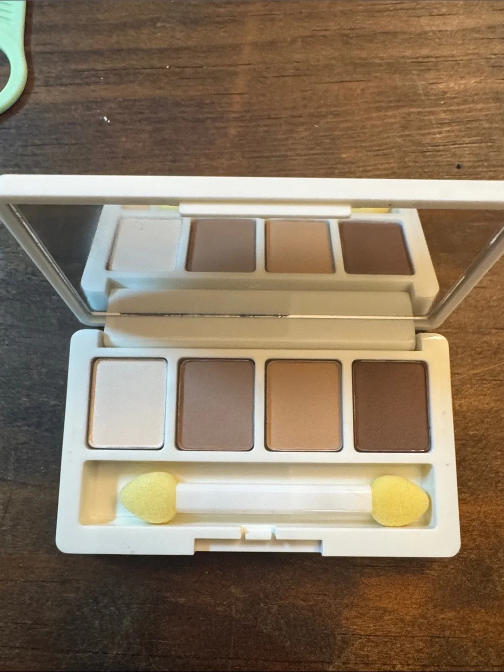 Clinique Neutral Eyeshadow Quad - Cream, Taupe & Brown